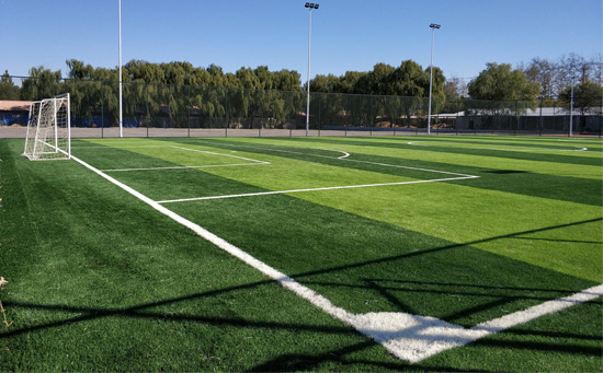 華美源人工草坪足球場(chǎng)