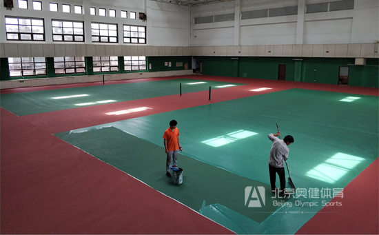 室內(nèi)網(wǎng)球場塑膠施工圖片