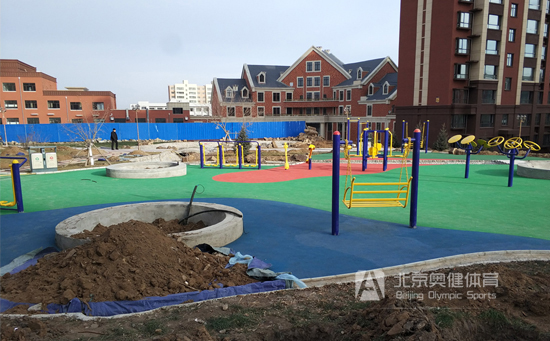 戶(hù)外健身器材塑膠顆粒地面鋪裝