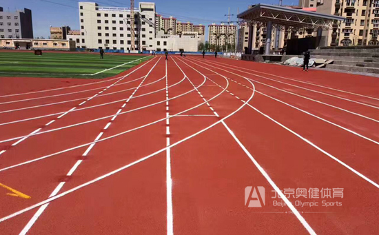 塑膠跑道鋪裝注意事項