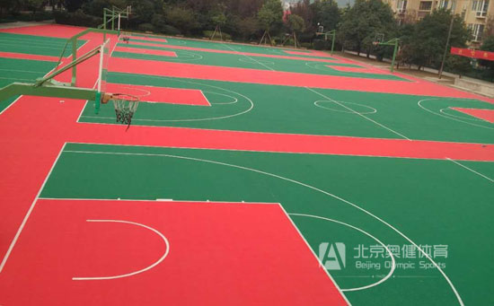 懸浮地板可直接鋪設在水泥或瀝青的地面上