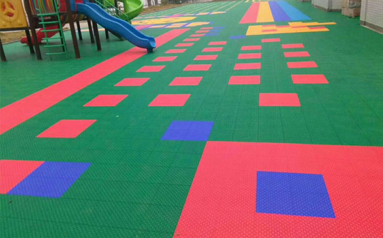 懸浮式地板運(yùn)動力在各個(gè)方向上均勻分布