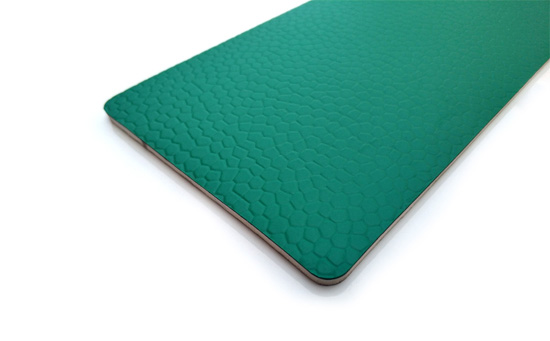 pvc地板只有2mm－9mm厚度，每平米重量?jī)H1－4KG