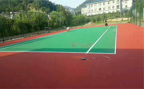 標準丙烯酸網球場劃線圖片