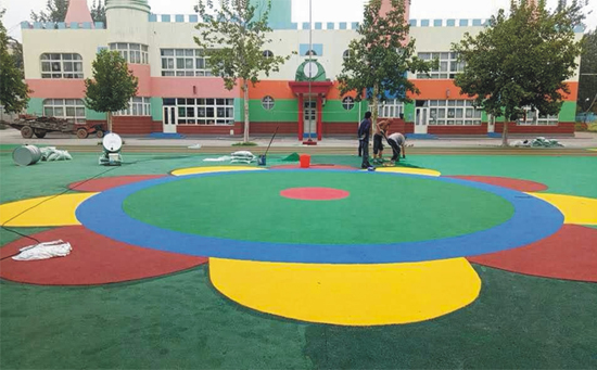 塑膠場地圖案可以靈活的進(jìn)行組合