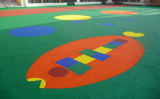 對于幼兒園的塑膠場地鋪裝，幼兒園院長們也是用盡了心思，