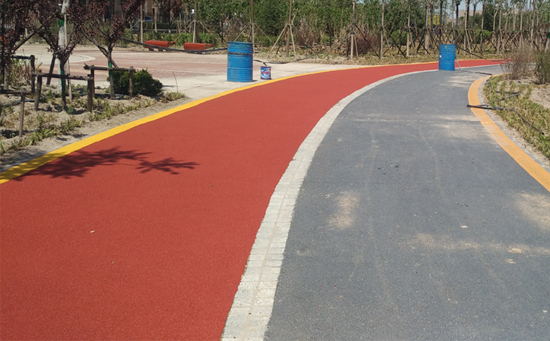 塑膠健身步道是指在公園、體育場館等公共場合設置的