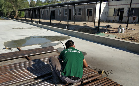 球場圍欄網(wǎng)除銹