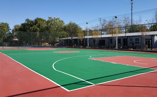 籃球場(chǎng)塑膠地面特點(diǎn)