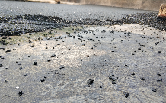 露臺epdm塑膠地面底層顆粒鋪設