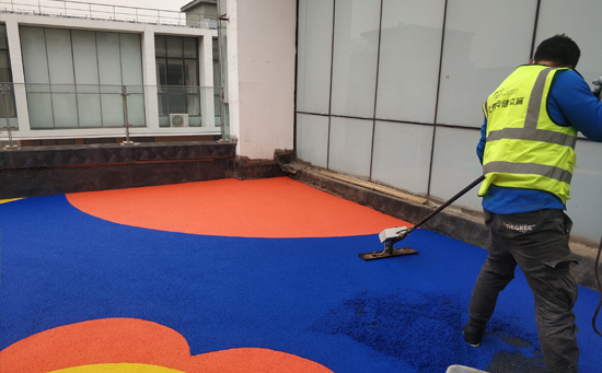 露臺epdm塑膠地面工具壓平、壓實