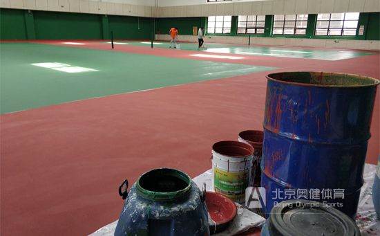 丙烯酸網(wǎng)球場損壞如何修補(bǔ)